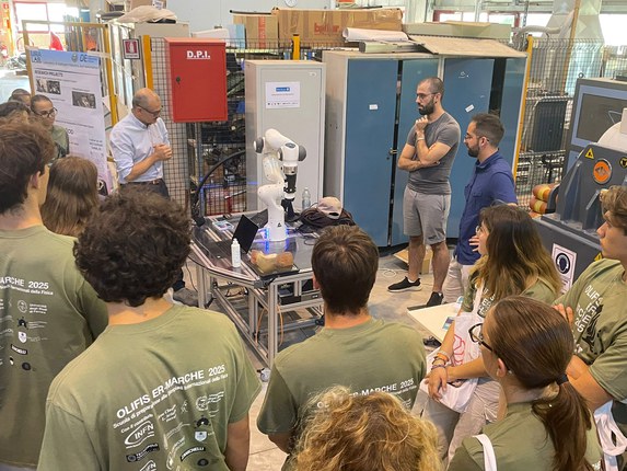 “Fisica in Azione” in visita ai laboratori del nostro Dipartimento